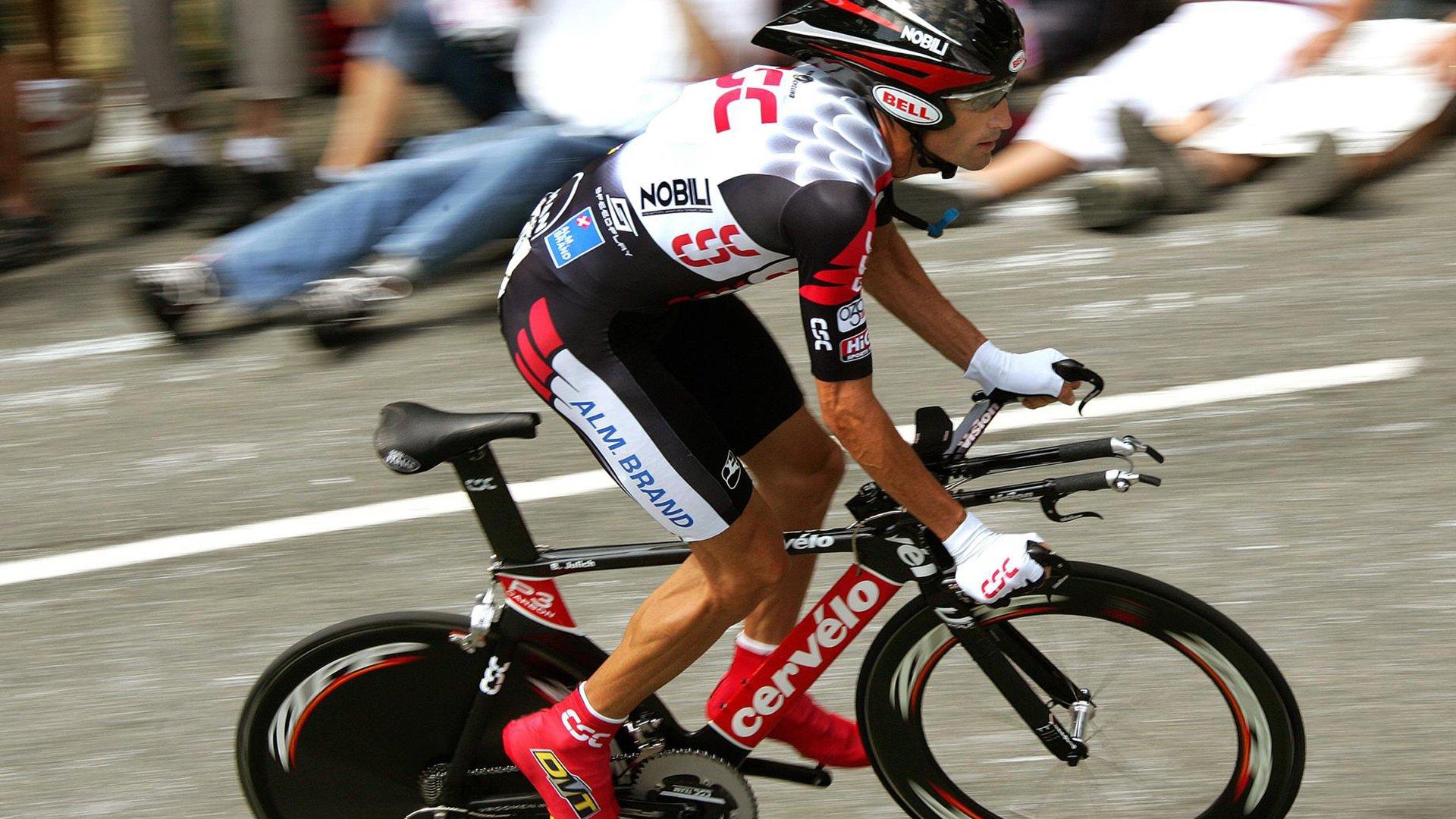 塔帅点破国脚困局，哲凯与伊萨克的国家队征程映照足球本质的残酷与魅力