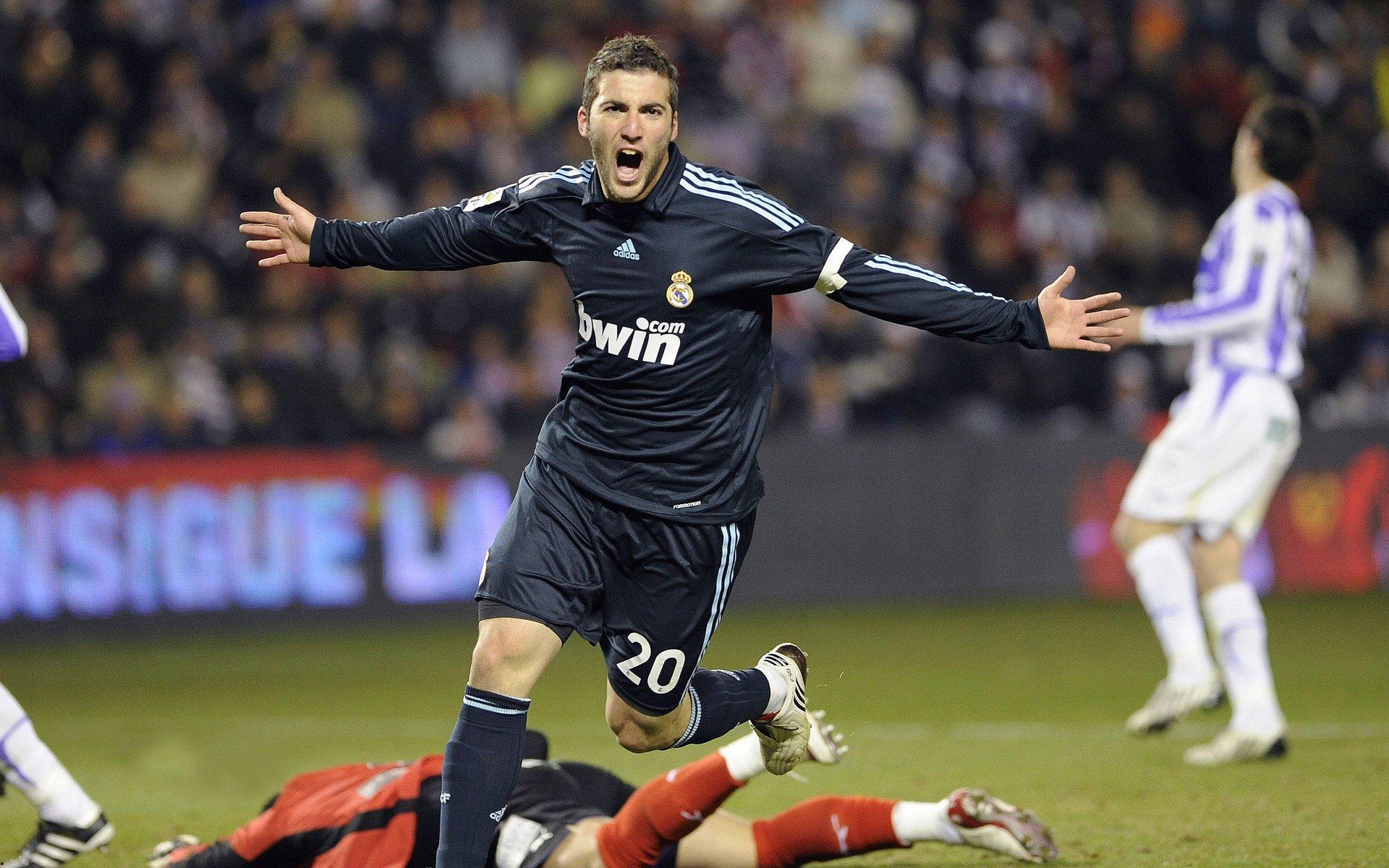 不愧是梅超锋！梅里诺赛季十球闪耀，中场大师变身全能攻击手